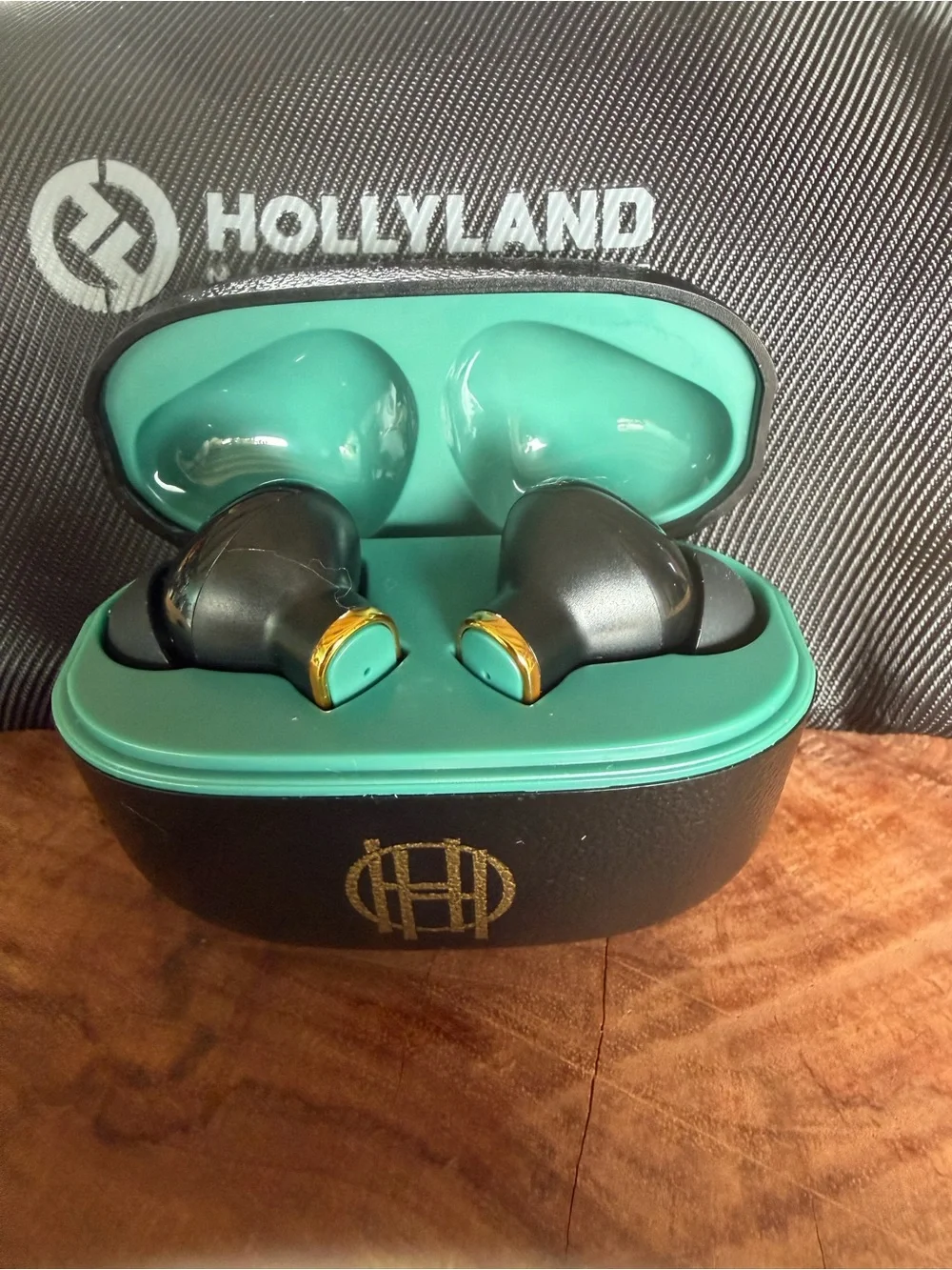 Hollyland Lark M2 wireless microphone, Hollyland Woreless Earbuds combo